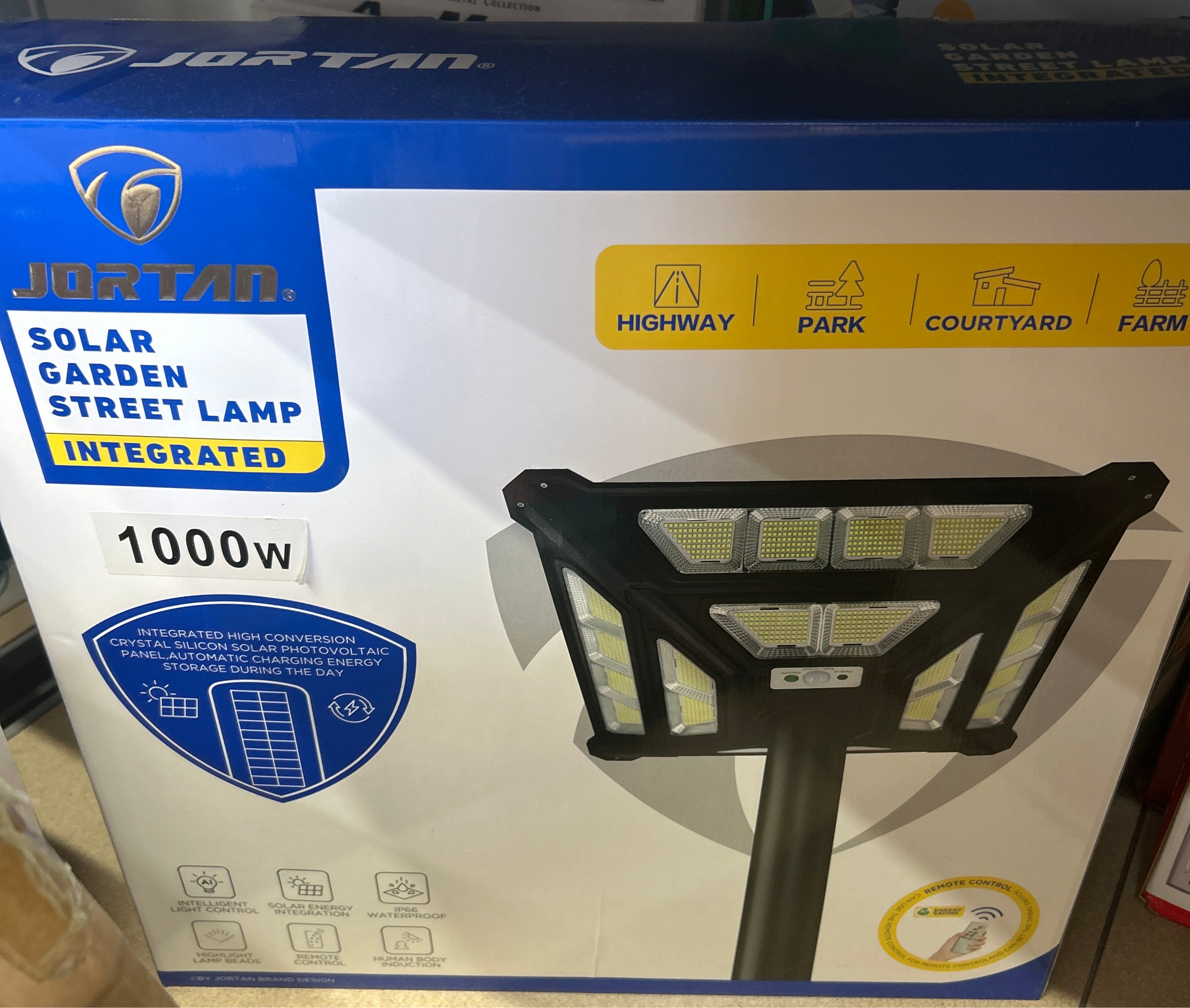 Lampione 1000w solare ip 66 quadrato